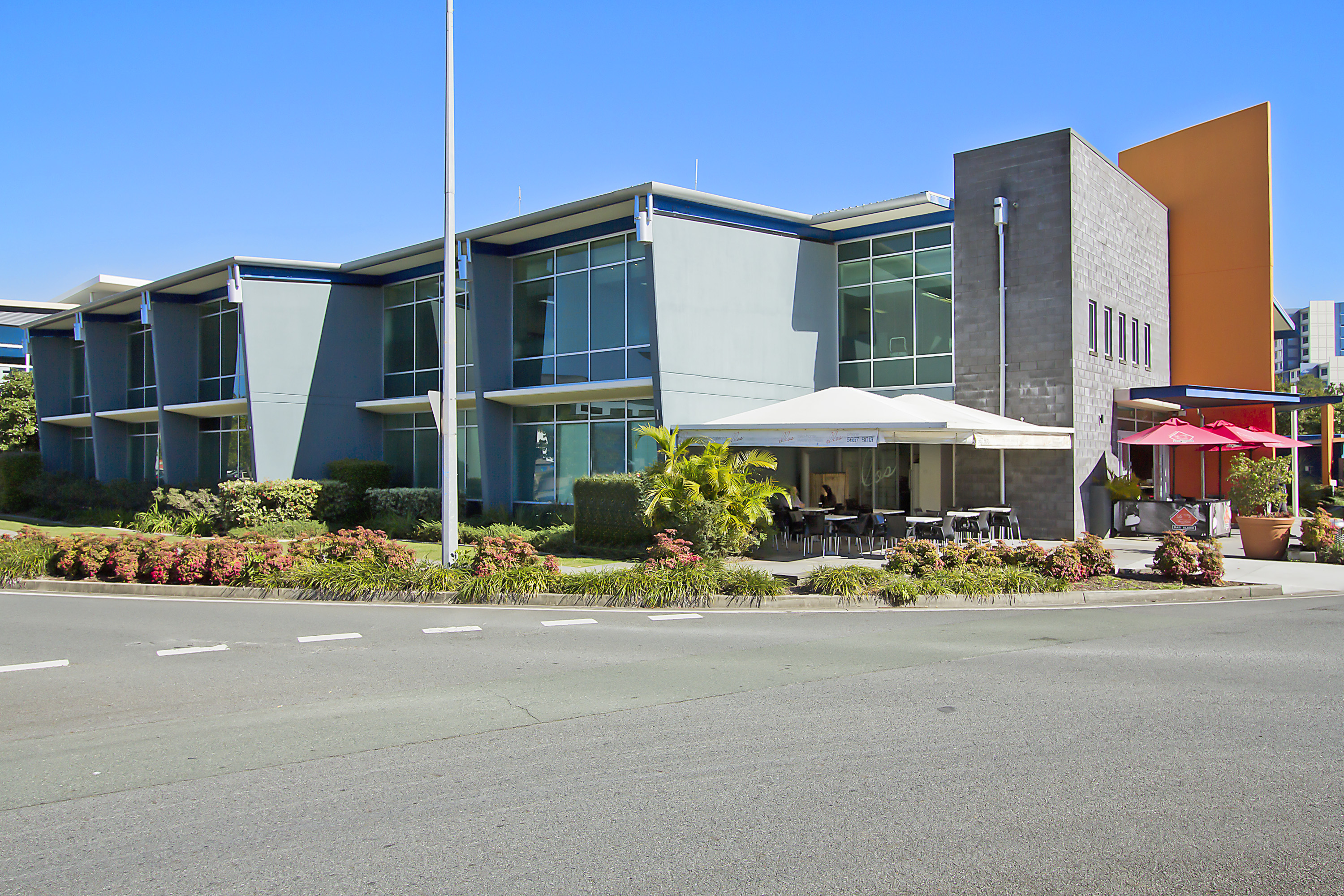 Commercial Building At Varsity Lakes, Gold Coast, For Sale