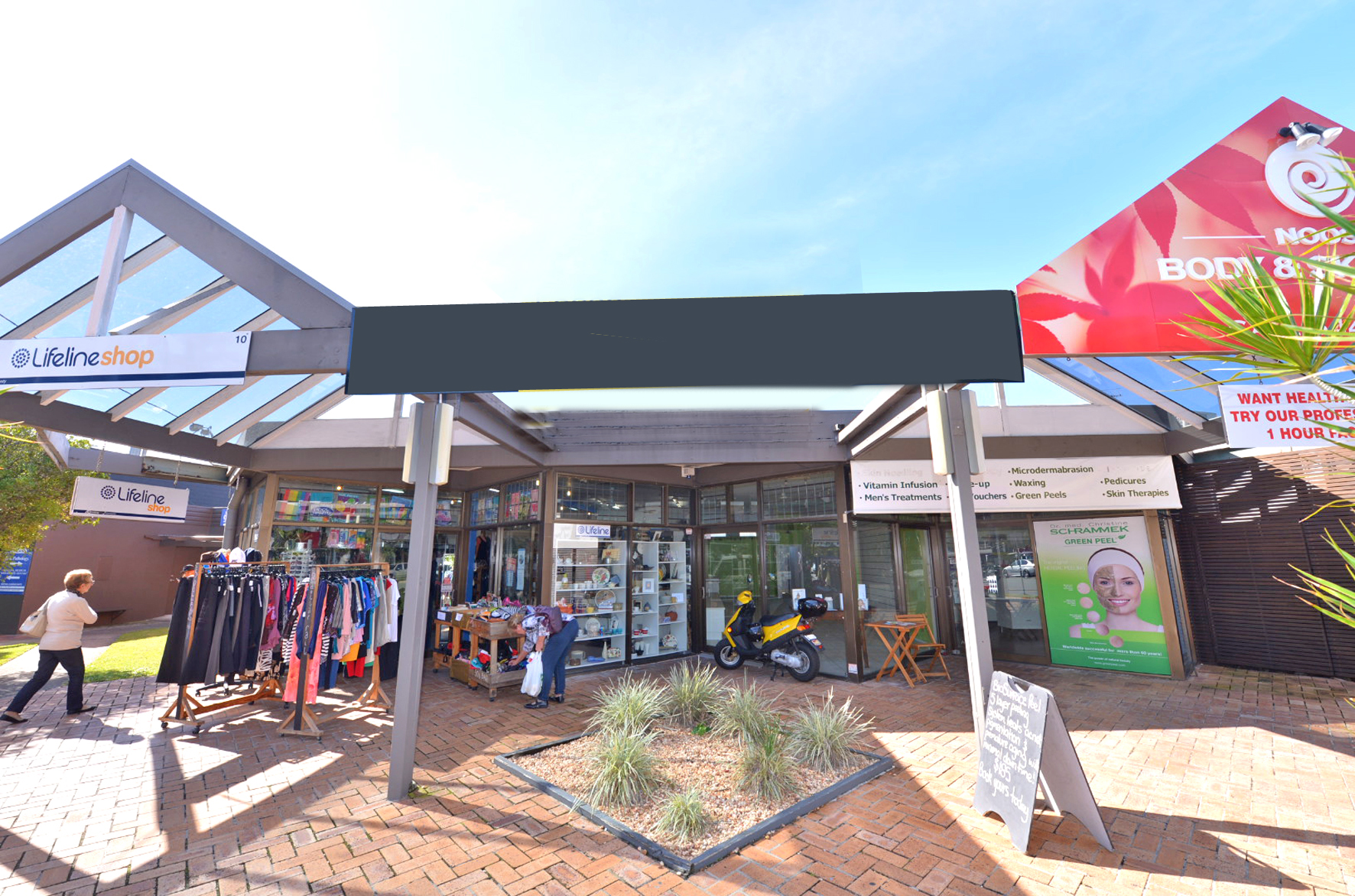 Noosa Junction Retail Building Sold at Auction for 1.35 Million