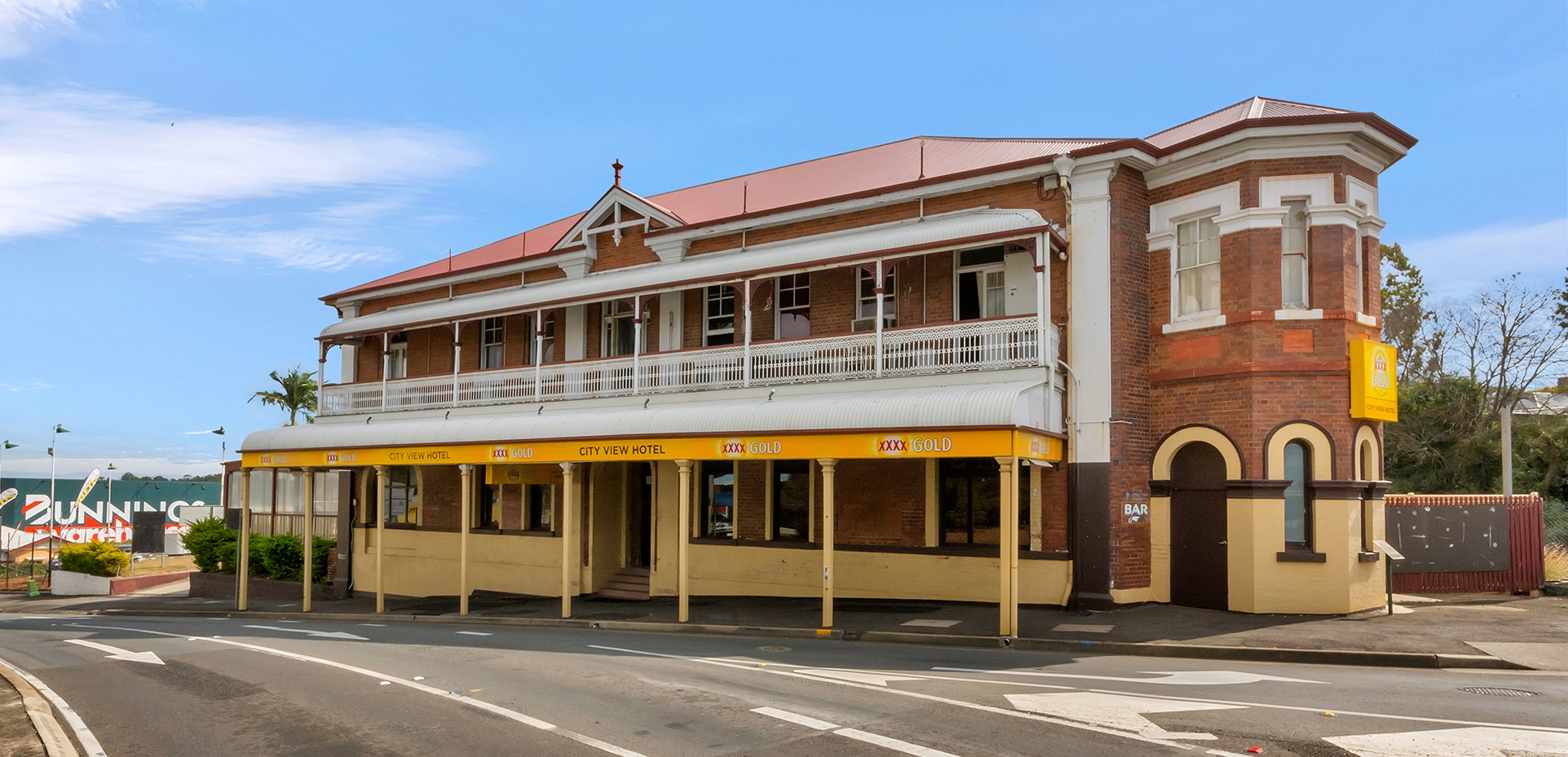 Heritagelisted Ipswich Landmark Hotel for Sale