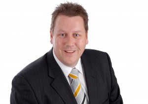 damian_moore_01e