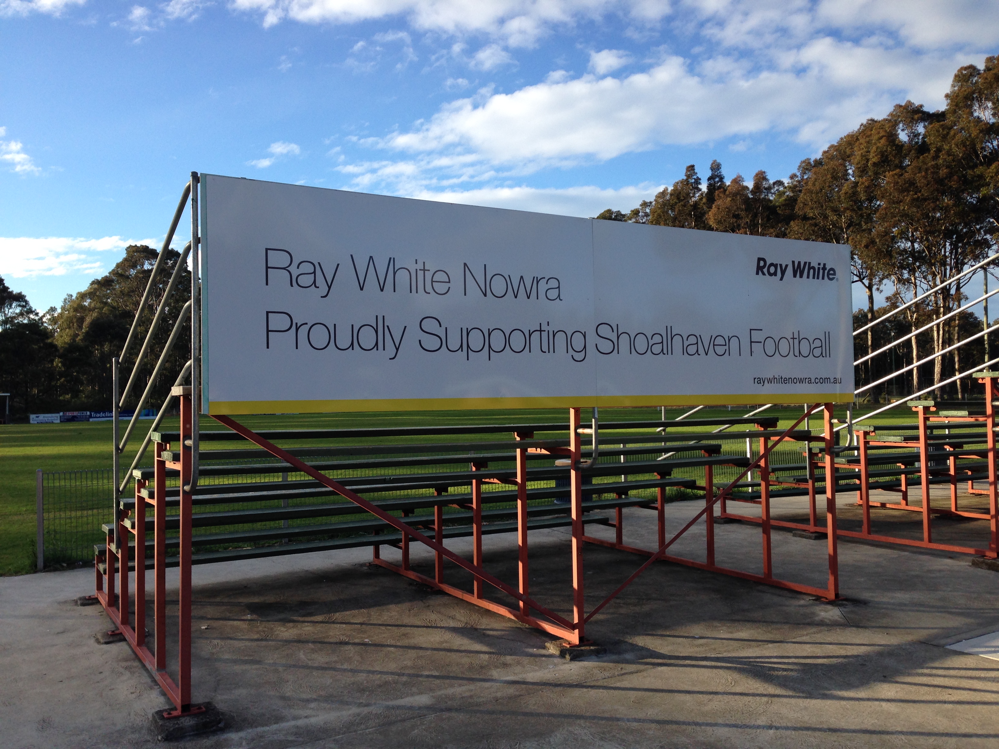 Fottball_photo_raywhite_nowra Fottball_photo_raywhite_nowra